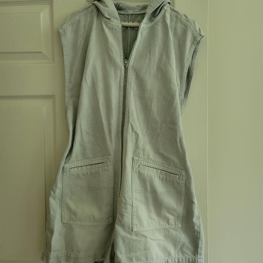 NEVER WORN...Fun Romper to look cute in.